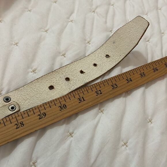 Leather Belt with Silver Buckle size small - Picture 6 of 7